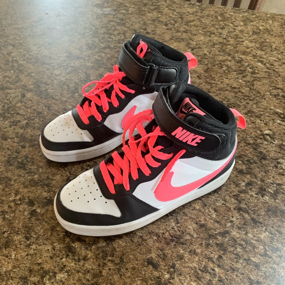 Girls Nike Court Borough Mid 2 shoes